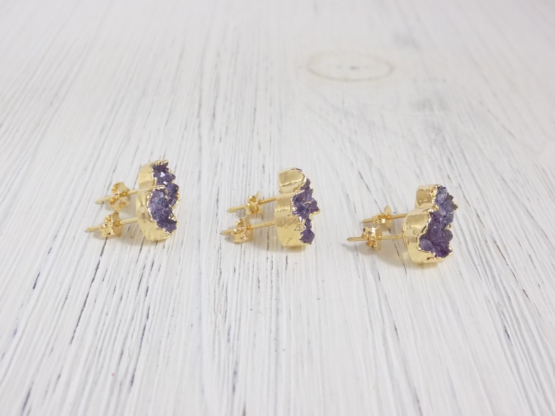 Gift Women, Amethyst Stud Earrings, Raw Amethyst Earrings, Amethyst Druzy, Purple Gemstone Earrings, Small Stone Posts, Gold Amethyst G7-163