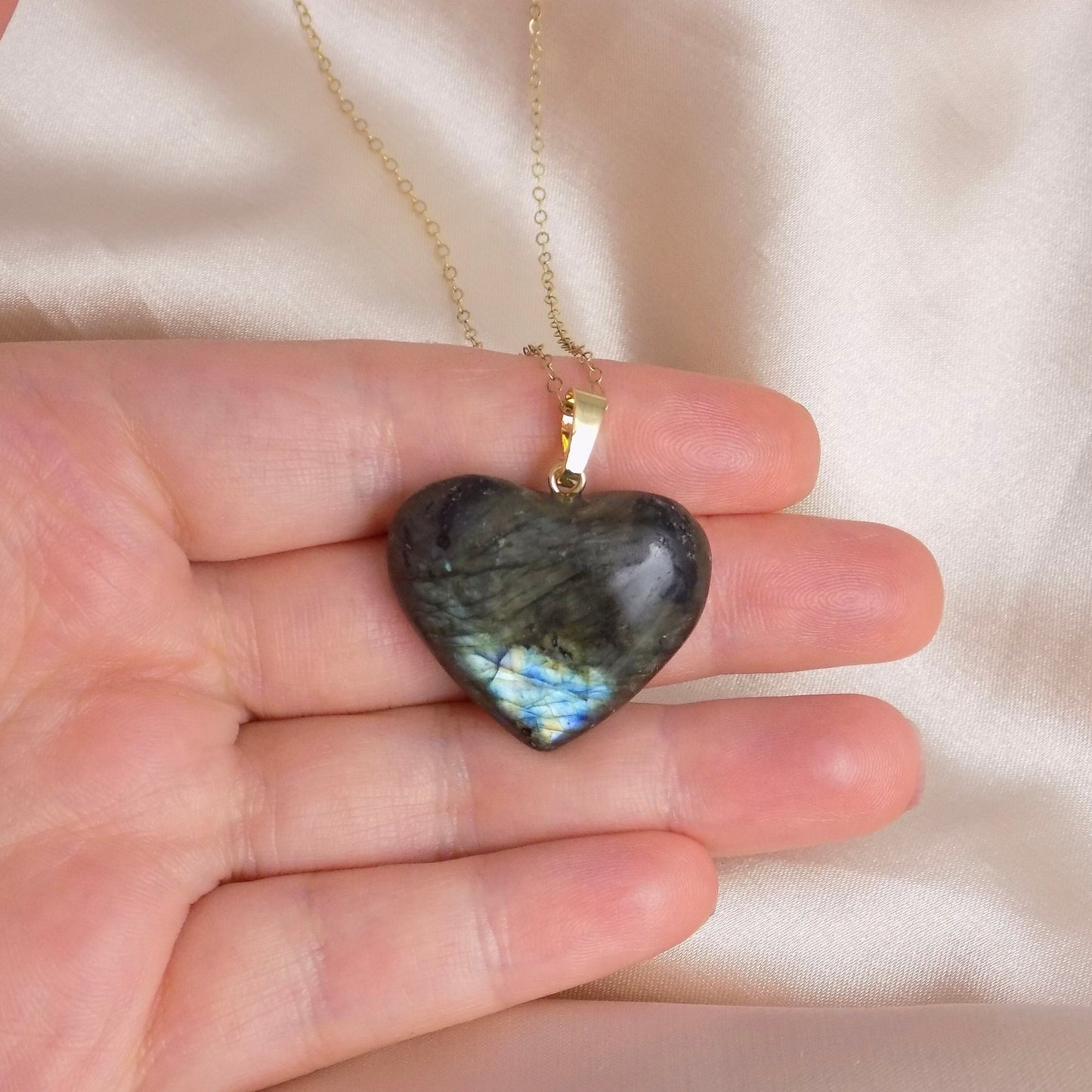 Labradorite Heart Pendant, Blue Flash Gray Crystal Pendant, Gift Women, M7-23