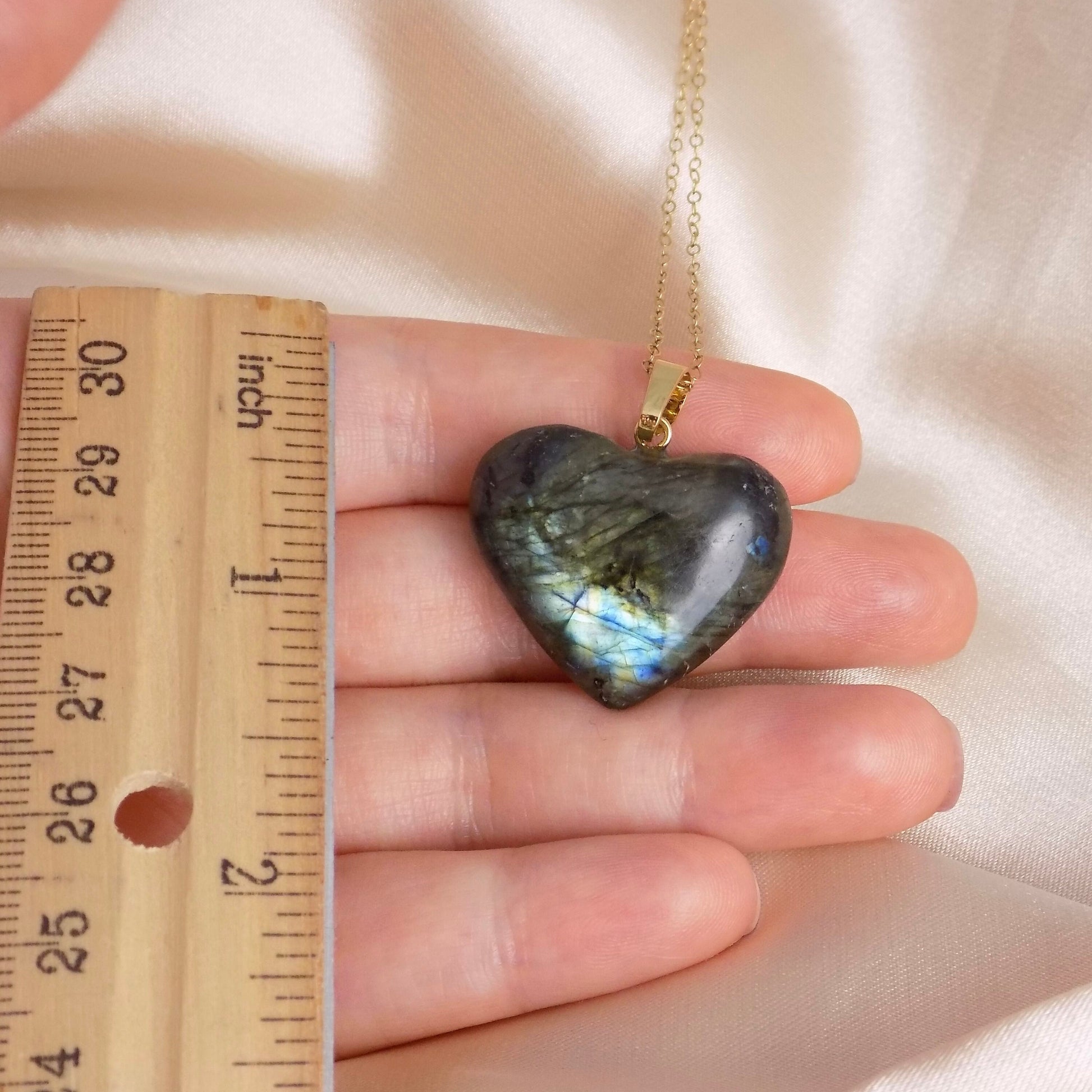 Labradorite Heart Pendant, Blue Flash Gray Crystal Pendant, Gift Women, M7-23