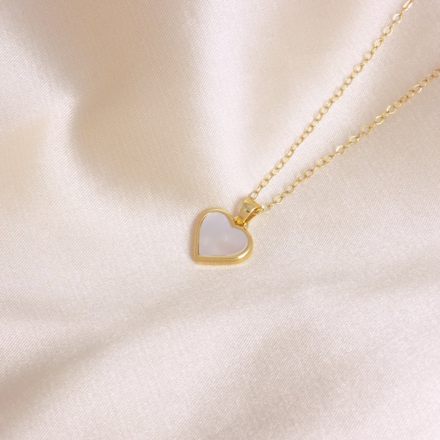 Gift Women - Gold Heart Minimalist Necklace Mother of Pearl - Delicate Charm Necklace Layering - M7-163