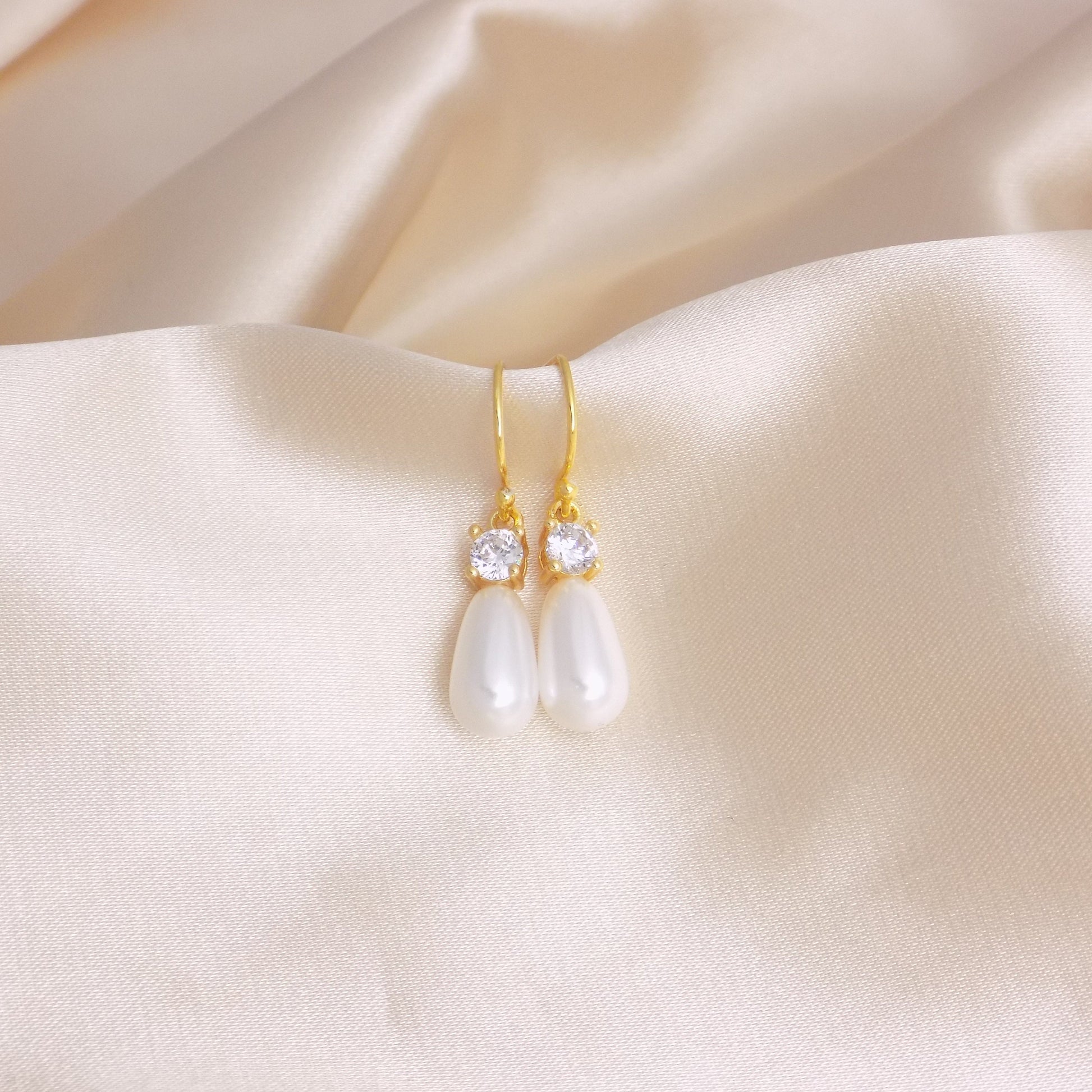 Gold Pearl Earrings - Cubic Zirconia Drop Earring - Gift Women - M7-184