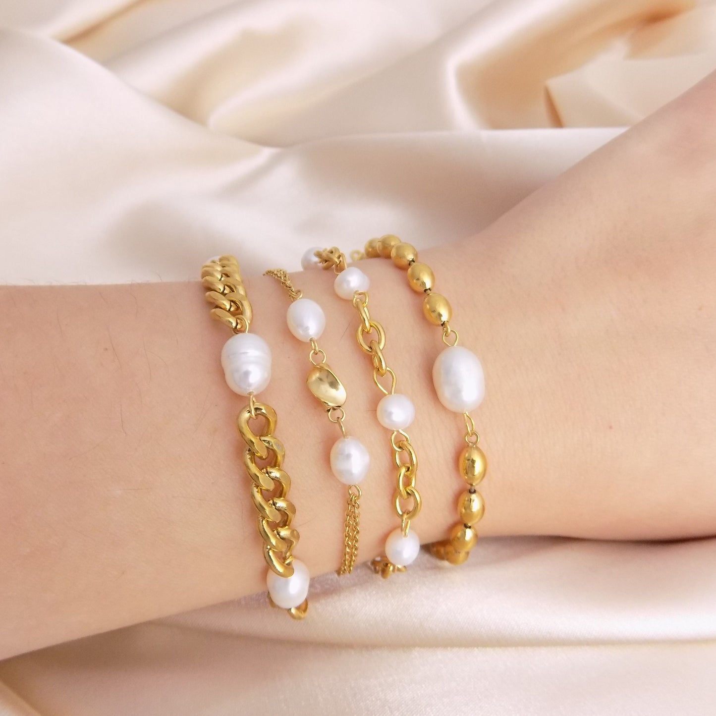 Freshwater Pearl Bracelet Gold - Chain and Pearl Bracelets - Gift For Her - M7-185