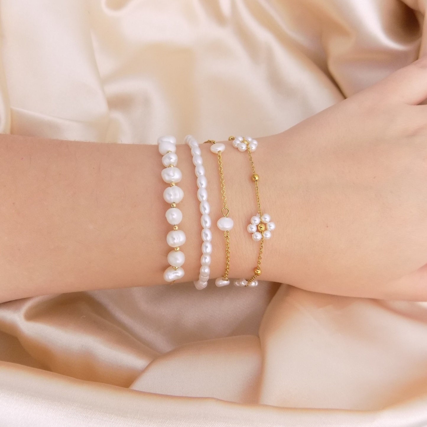 Dainty Pearl Bracelet Gold - Chain and Freshwater Pearl Bracelets Adjustable - Gift For Her - M7-186