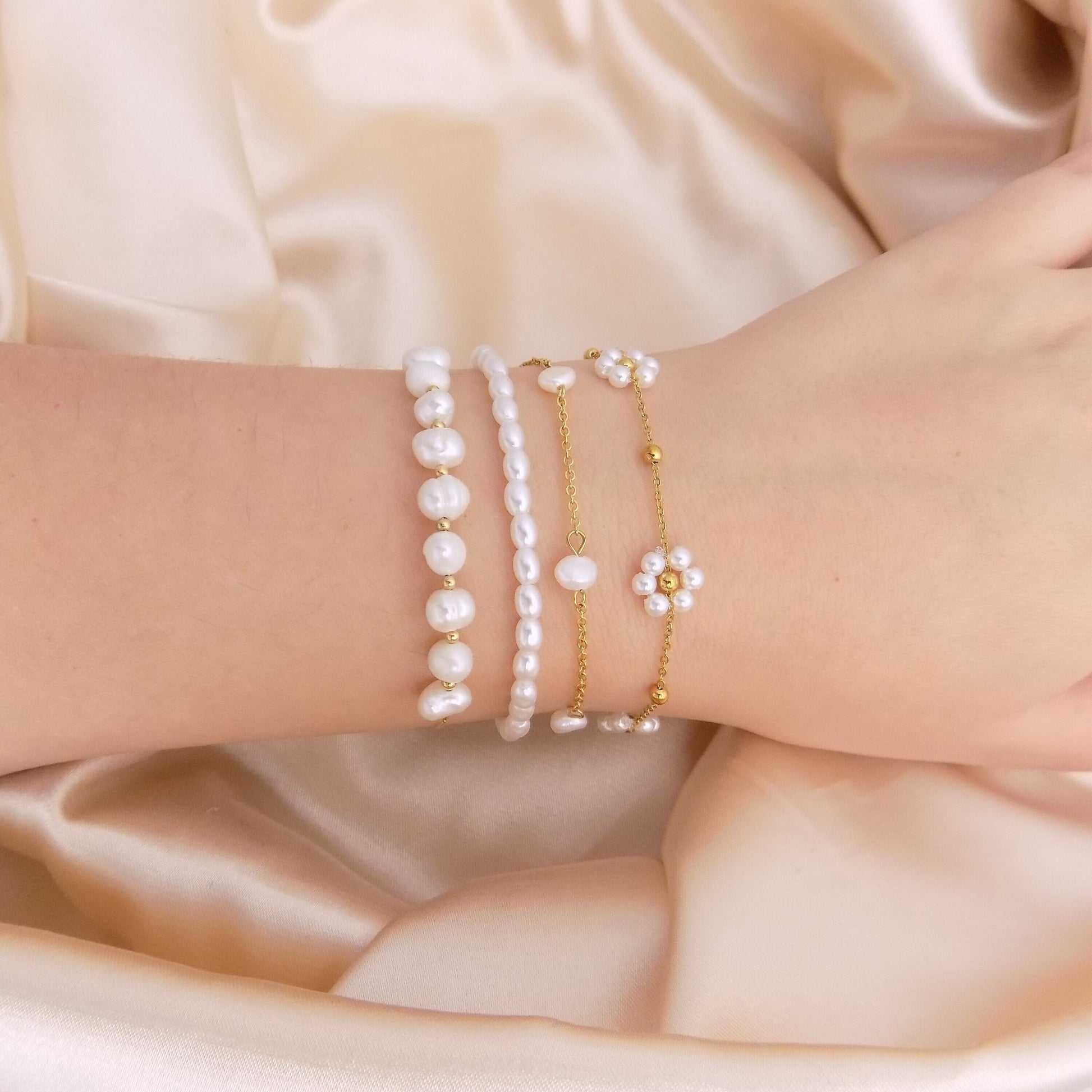 Dainty Pearl Bracelet Gold - Chain and Freshwater Pearl Bracelets Adjustable - Gift For Her - M7-186