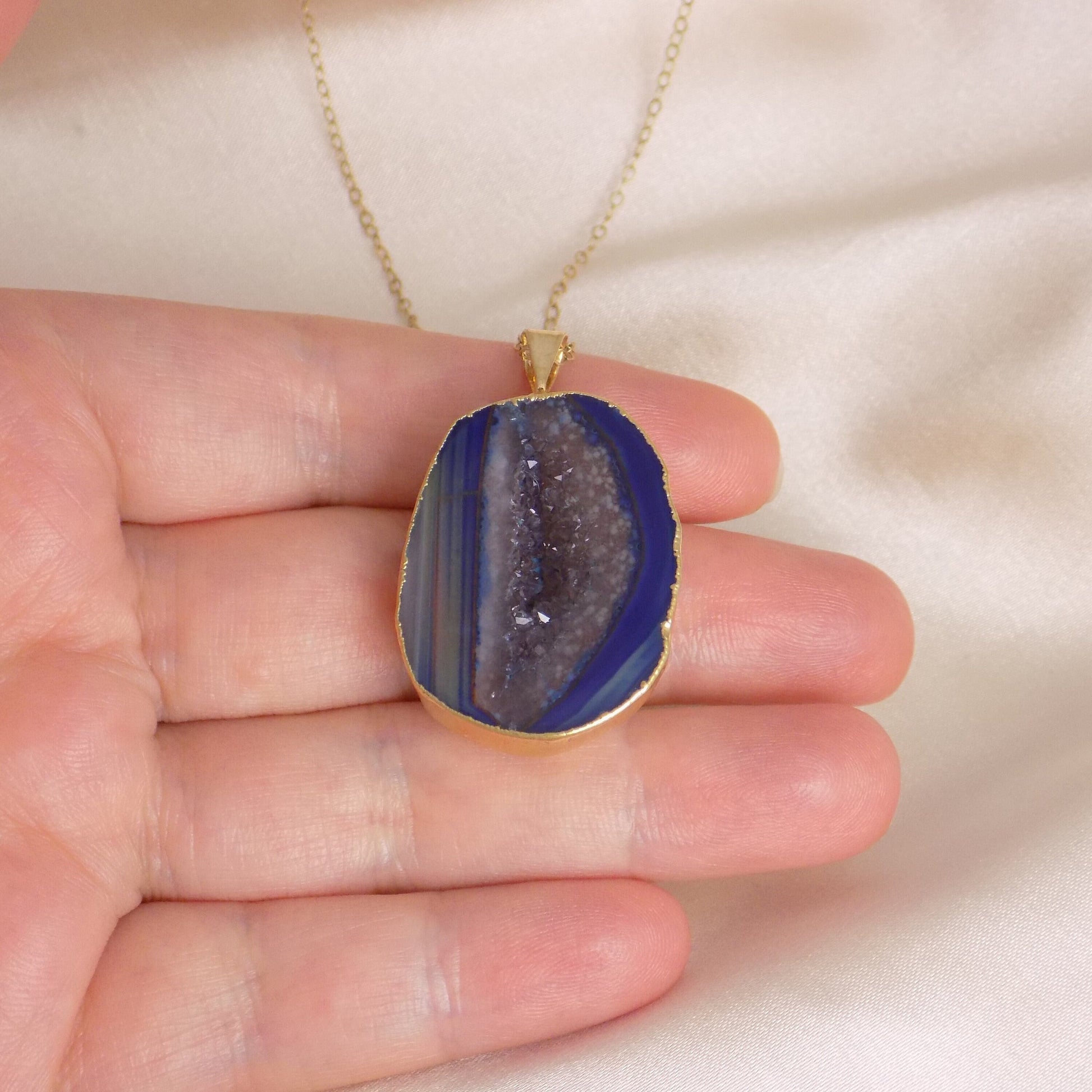 Boho Raw Crystal Natural Geode Necklace For Women, Blue Druzy Pendant, G15-347