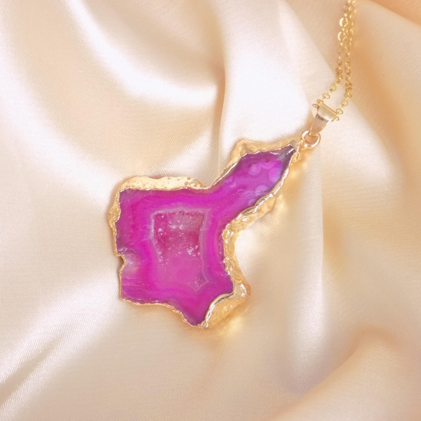 Gifts For Mom, Hot Pink Agate Pendant Necklace, Unique Geode Slice, Boho Raw Crystal Layer Gold, Mothers Gift, G13-527