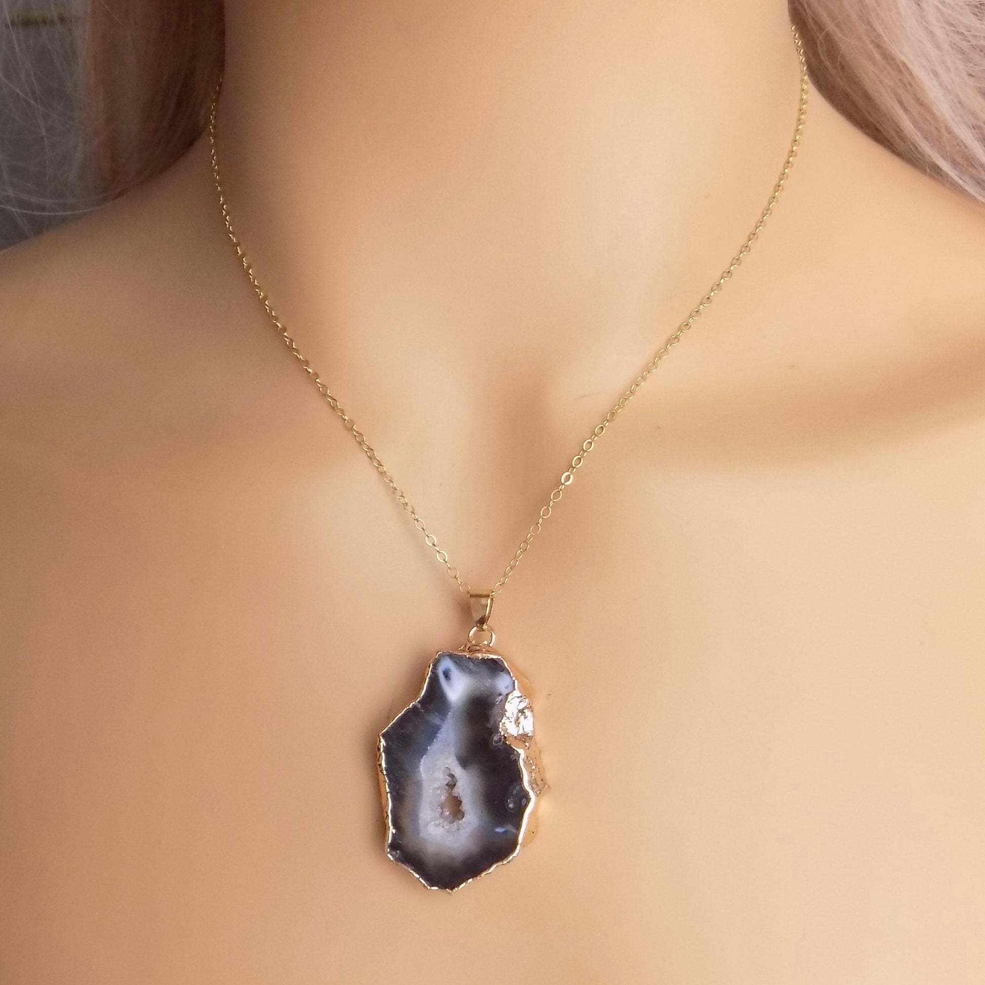 Unique Crystal Necklace, Black Agate Necklace Gold, Geode Slice Pendant Necklaces Women's, Gifts For Mom, M7-444