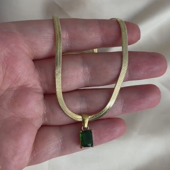 Gold Snake Chain Choker Necklace with Emerald Charm, Herringbone Chain, 18K Gold Stainless Steel, Modern Trendy, M7-115